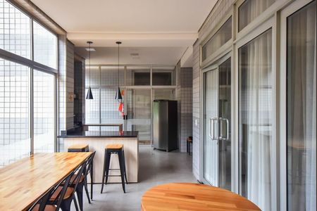 Apartamento à venda com 165m², 4 quartos e 2 vagas Apartamento à venda com 165m², 4 quartos e 2 vagasEspaço Gourmet