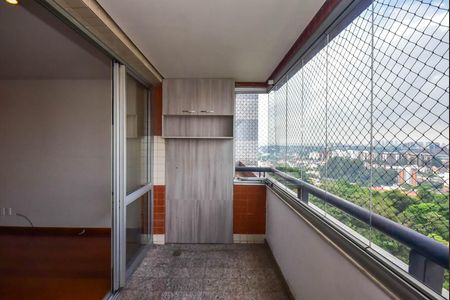 Apartamento à venda com 165m², 4 quartos e 2 vagas Apartamento à venda com 165m², 4 quartos e 2 vagasVaranda