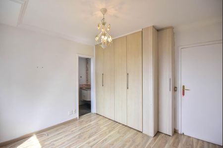 Apartamento à venda com 165m², 4 quartos e 2 vagas Apartamento à venda com 165m², 4 quartos e 2 vagasSuíte 1