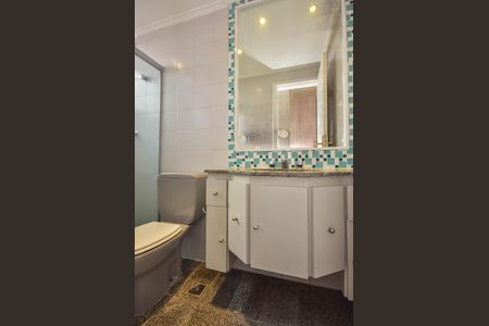 Apartamento à venda com 165m², 4 quartos e 2 vagas Apartamento à venda com 165m², 4 quartos e 2 vagasBanheiro Suíte 2