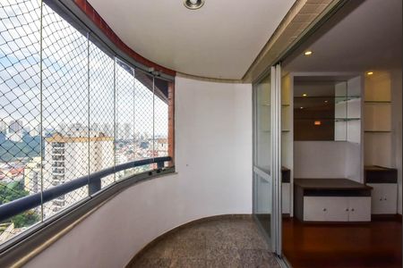 Apartamento à venda com 165m², 4 quartos e 2 vagas Apartamento à venda com 165m², 4 quartos e 2 vagasVaranda