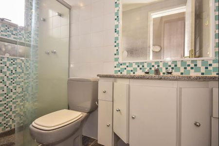 Apartamento à venda com 165m², 4 quartos e 2 vagas Apartamento à venda com 165m², 4 quartos e 2 vagasBanheiro Suíte 2