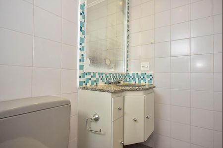 Apartamento à venda com 165m², 4 quartos e 2 vagas Apartamento à venda com 165m², 4 quartos e 2 vagasBanheiro Suíte 2