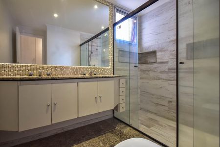 Apartamento à venda com 165m², 4 quartos e 2 vagas Apartamento à venda com 165m², 4 quartos e 2 vagasBanheiro da Suíte 3