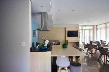 Apartamento à venda com 165m², 4 quartos e 2 vagas Apartamento à venda com 165m², 4 quartos e 2 vagasÁrea comum - Salão de festas