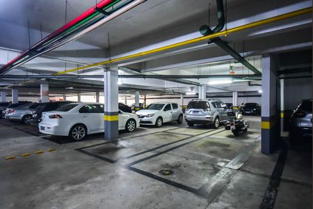 Apartamento à venda com 165m², 4 quartos e 2 vagas Apartamento à venda com 165m², 4 quartos e 2 vagasVagas de Garagem