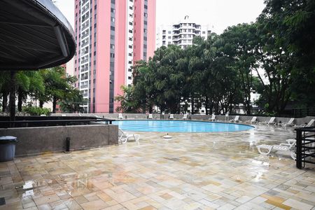 Apartamento à venda com 165m², 4 quartos e 2 vagas Apartamento à venda com 165m², 4 quartos e 2 vagasPiscina 1