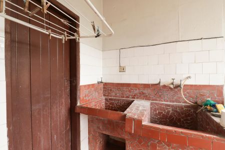 Casa à venda com 400m², 8 quartos e 8 vagas Casa à venda com 400m², 8 quartos e 8 vagasÁrea de Serviço