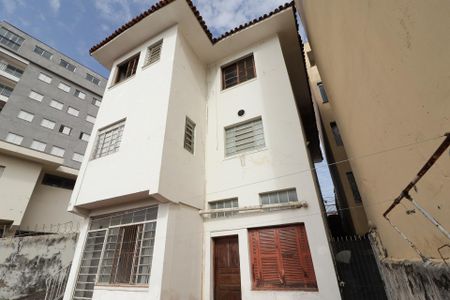 Casa à venda com 400m², 8 quartos e 8 vagas Casa à venda com 400m², 8 quartos e 8 vagasQuintal