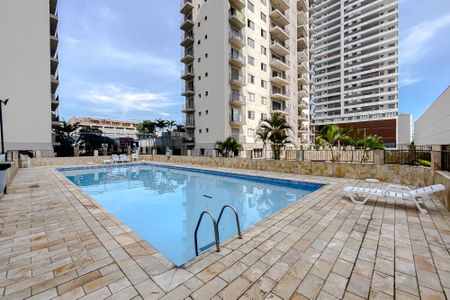Apartamento à venda com 94m², 3 quartos e sem vagaÁrea comum - Piscina