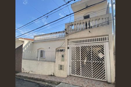 Casa à venda com 130m², 3 quartos e 3 vagas Casa à venda com 130m², 3 quartos e 3 vagasFachada