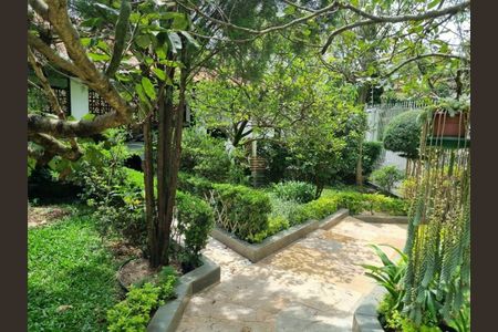 Casa à venda com 515m², 4 quartos e 6 vagas