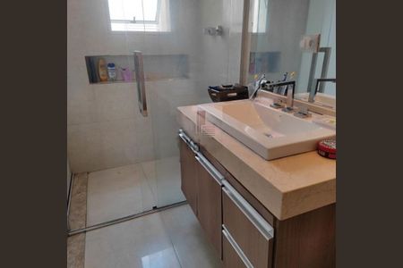 Casa à venda com 210m², 3 quartos e 4 vagas