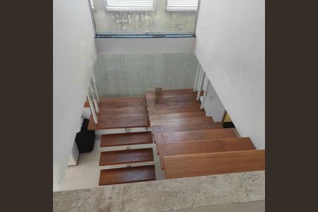Casa à venda com 210m², 3 quartos e 4 vagas
