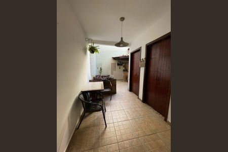 Casa à venda com 220m², 3 quartos e 2 vagas