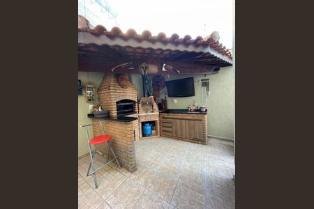 Casa à venda com 220m², 3 quartos e 2 vagas