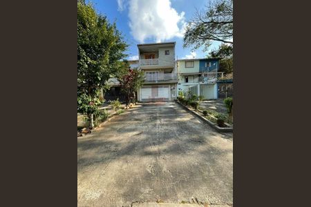 Casa à venda com 220m², 3 quartos e 2 vagas