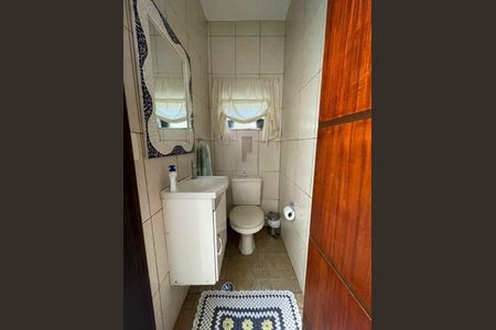 Casa à venda com 220m², 3 quartos e 2 vagas