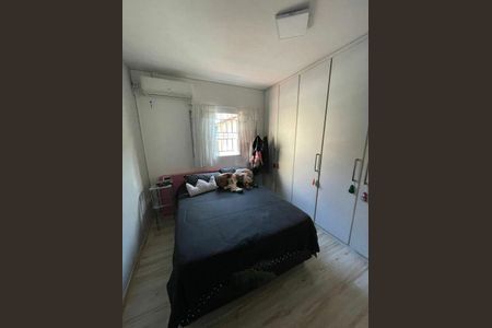Casa à venda com 220m², 3 quartos e 2 vagas