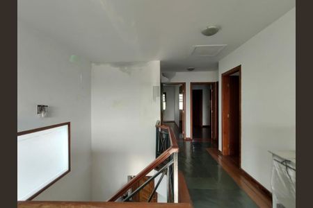 Casa à venda com 330m², 3 quartos e 4 vagas