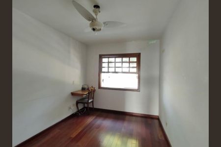 Casa à venda com 330m², 3 quartos e 4 vagas