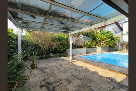 Casa à venda com 330m², 3 quartos e 4 vagas