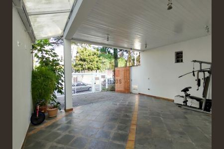 Casa à venda com 330m², 3 quartos e 4 vagas