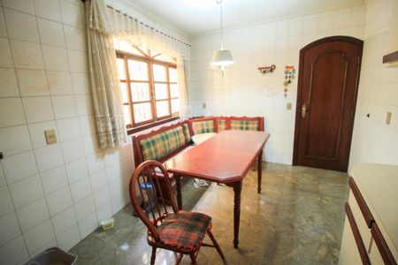 Casa à venda com 303m², 3 quartos e 1 vaga Casa à venda com 303m², 3 quartos e 1 vagaCopa