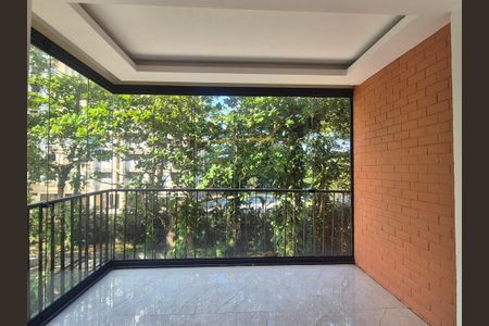 Apartamento para alugar com 130m², 3 quartos e 2 vagasVaranda