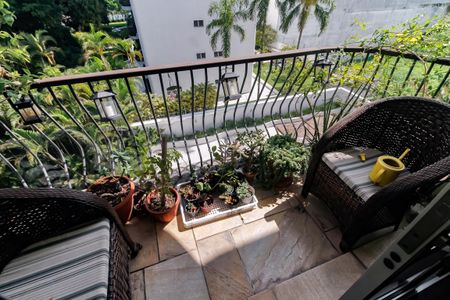 Apartamento à venda com 157m², 3 quartos e 4 vagas Apartamento à venda com 157m², 3 quartos e 4 vagasVaranda da Sala