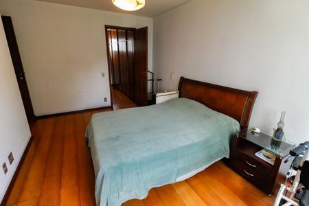 Apartamento à venda com 157m², 3 quartos e 4 vagas Apartamento à venda com 157m², 3 quartos e 4 vagasSuíte