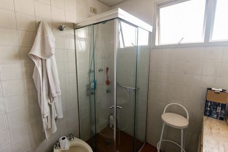 Apartamento à venda com 157m², 3 quartos e 4 vagas Apartamento à venda com 157m², 3 quartos e 4 vagasBanheiro Corredor