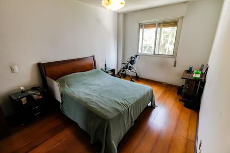Apartamento à venda com 157m², 3 quartos e 4 vagas Apartamento à venda com 157m², 3 quartos e 4 vagasSuíte