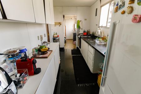 Apartamento à venda com 157m², 3 quartos e 4 vagas Apartamento à venda com 157m², 3 quartos e 4 vagasCozinha