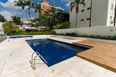 Apartamento à venda com 157m², 3 quartos e 4 vagas Apartamento à venda com 157m², 3 quartos e 4 vagasÁrea comum - Piscina