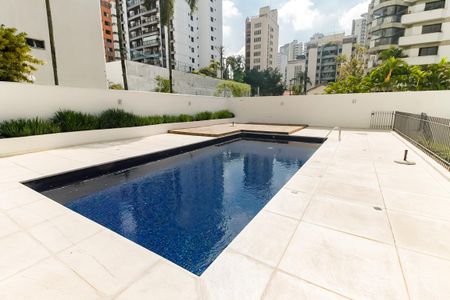 Apartamento à venda com 157m², 3 quartos e 4 vagas Apartamento à venda com 157m², 3 quartos e 4 vagasÁrea comum - Piscina