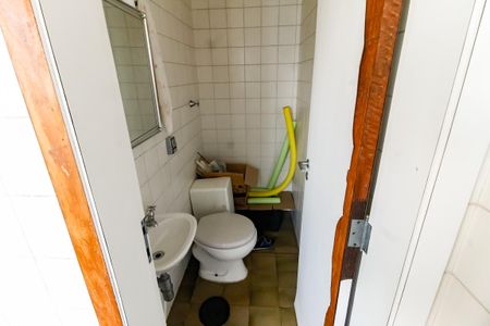 Apartamento à venda com 157m², 3 quartos e 4 vagas Apartamento à venda com 157m², 3 quartos e 4 vagasBanheiro de serviço