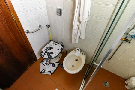 Apartamento à venda com 157m², 3 quartos e 4 vagas Apartamento à venda com 157m², 3 quartos e 4 vagasBanheiro Corredor