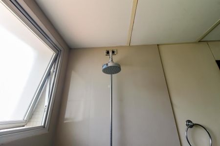 Apartamento à venda com 157m², 3 quartos e 4 vagas Apartamento à venda com 157m², 3 quartos e 4 vagasBanheiro da Suíte - chuveiro