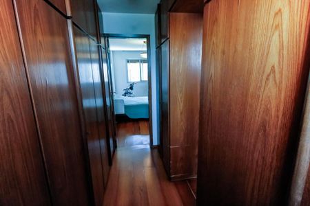 Apartamento à venda com 157m², 3 quartos e 4 vagas Apartamento à venda com 157m², 3 quartos e 4 vagasCloset da suíte