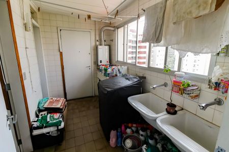 Apartamento à venda com 157m², 3 quartos e 4 vagas Apartamento à venda com 157m², 3 quartos e 4 vagasÁrea de Serviço