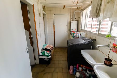 Apartamento à venda com 157m², 3 quartos e 4 vagas Apartamento à venda com 157m², 3 quartos e 4 vagasÁrea de Serviço