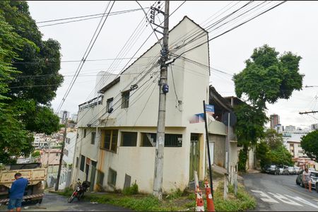 Casa à venda com 200m², 8 quartos e 2 vagasFachada