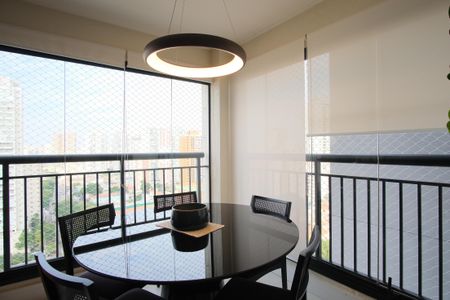 Apartamento para alugar com 67m², 2 quartos e 1 vagaVaranda