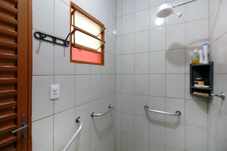 Casa à venda com 281m², 3 quartos e 3 vagasBanheiro de serviço