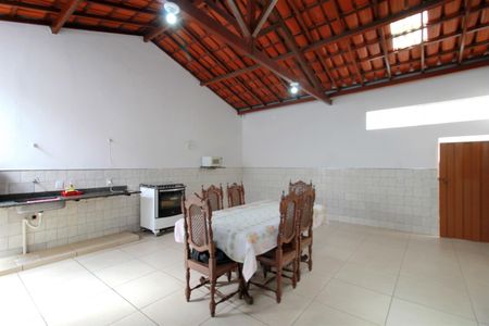 Casa à venda com 281m², 3 quartos e 3 vagasCozinha