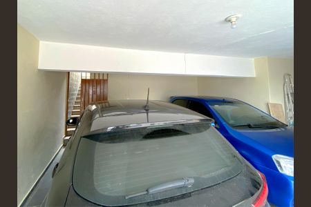 Casa à venda com 281m², 3 quartos e 3 vagas Casa à venda com 281m², 3 quartos e 3 vagasVagas