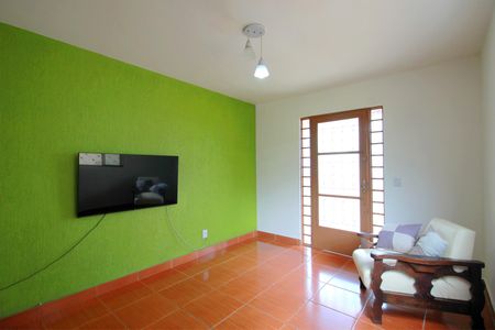 Casa à venda com 281m², 3 quartos e 3 vagasSala