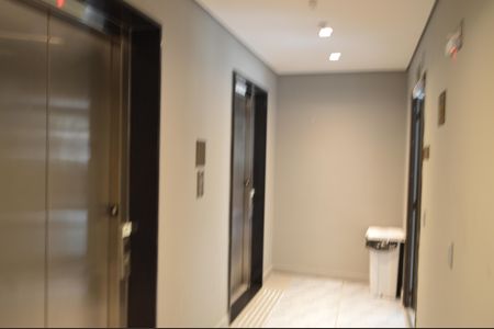 Apartamento à venda com 27m², 1 quarto e sem vagaElevadores