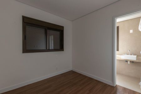 Apartamento à venda com 110m², 2 quartos e 2 vagas Suíte 1